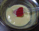 A picture of step 4 of Simple Bite-Sized Baked Cheesecakes.
