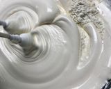 Rolada z serkiem mascarpone i bitą śmietaną krok przepisu 3 zdjęcie