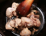 Foto del paso 3 de la receta: Estofado de pollo con patatas rosadas