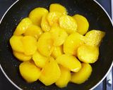 A picture of step 4 of Persimmon Cake In a Frying Pan.