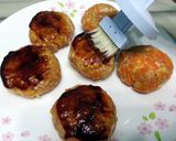 A picture of step 2 of Chicken With Bacon Mini Burger In Hoisin Sauce.