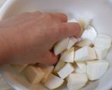 A picture of step 1 of Satoimo and Mushroom Milk Stew.