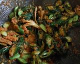 Foto langkah ke 3 dari resep Ati sambel goreng pete cabai hijau.