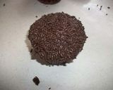 A picture of step 2 of Mouse Invasion Cupcakes.