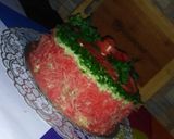 A picture of step 9 of Green chicken sandwich cake.