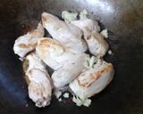 A picture of step 3 of My Buttered Garlic Chicken 😚.