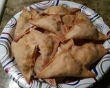 A picture of step 8 of Buffalo Chicken Wontons.