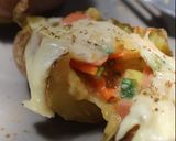 Foto langkah ke 7 dari resep Kentang Panggang isi Omelet.