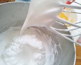 A picture of step 6 of Yogurt-Rich Chiffon Cake.