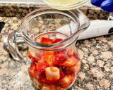 Foto del paso 2 de la receta: Crema de fresas para rellenos