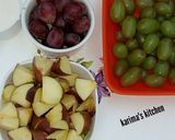 A picture of step 1 of Grapes apple juice.