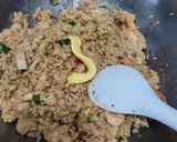 Foto langkah ke 4 dari resep Nasi Goreng Solaria.