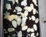 Foto langkah ke 4 dari resep Brownies Panggang Almond.