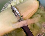 Foto del paso 1 de la receta: Calabacín en tallarines tierra-mar Mte
