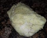A picture of step 4 of Allu samosa.