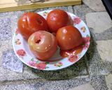 Foto del paso 1 de la receta: Tomates rellenos.🍅🎊🎁