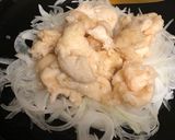 A picture of step 5 of Chicken and Onion salad.