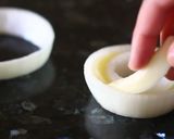 A picture of step 3 of Mozzarella Onion Rings.