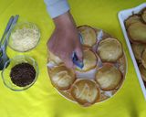 Foto langkah ke 7 dari resep Martabak manis mini.