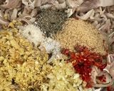 Hình bước làm 2 của món Nộm tai