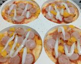 Foto langkah ke 4 dari resep Pizza Mini Roti Tawar.