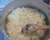 A picture of step 6 of Easy and Delicious Onion Soup.