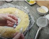 A picture of step 7 of Roscón de Reyes with Saffron.