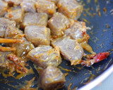A picture of step 6 of Sautéed Spicy Konnyaku Seasoned with Oyster Sauce, Mayonnaise, and Bonito Flakes.