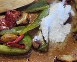 Foto del paso 6 de la receta: Tintorera en salsa con almejas y langostinos