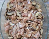 A picture of step 4 of Chicken Stroganoff.