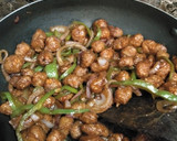 A picture of step 6 of Soya chilli.
