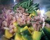 A picture of step 8 of Hot Kabocha Squash and Green Bean Salad.