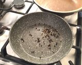 Foto del passaggio 3 della ricetta Tagliatelle con rana pescatrice e crema di asparagi bianchi