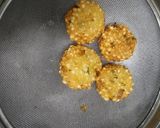 आलू साबू वडा (aaloo sabu vada recipe in marathi) रेसिपी स्टेप 2 फोटो 