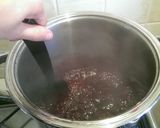 A picture of step 9 of Concord grape Jam.