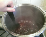 A picture of step 9 of Concord grape Jam.