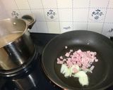 A picture of step 3 of Sublime Pasta with Garlic, Bacon and Heavy Cream.