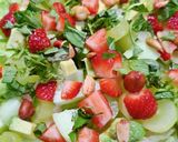 A picture of step 1 of Strawberry and Green Grape Salad.