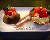 A picture of step 4 of Chocolate Bowls with Cream cheese Mousse & Berries:.