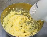 A picture of step 1 of Cookie Bouquet.