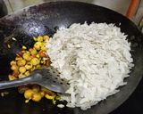 A picture of step 3 of Trail dryfruits poha chivda namkeen.