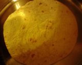 A picture of step 4 of Turkey Quesadilla Pizzas.