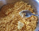 Foto langkah ke 3 dari resep Corn Flakes Butter Cookies.