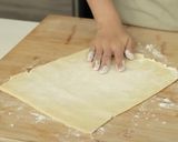 Foto langkah ke 4 dari resep Puff Pastry Fruit Pie Devina Hermawan.