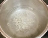 Hình bước làm 2 của món Canh Nấm Đùi Gà Nấu Thịt Bằm