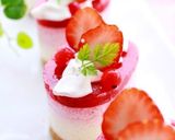 A picture of step 13 of Strawberry Mousse and No-bake Cheesecake.