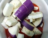 A picture of step 2 of Eggplant In Spaghetti Sauce.