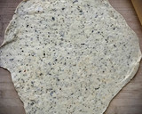 Foto del paso 3 de la receta: Pizza de atún con borde de queso