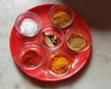 A picture of step 2 of Veg pulao.