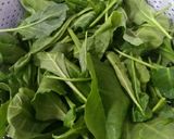 A picture of step 1 of Methi palak aloo.